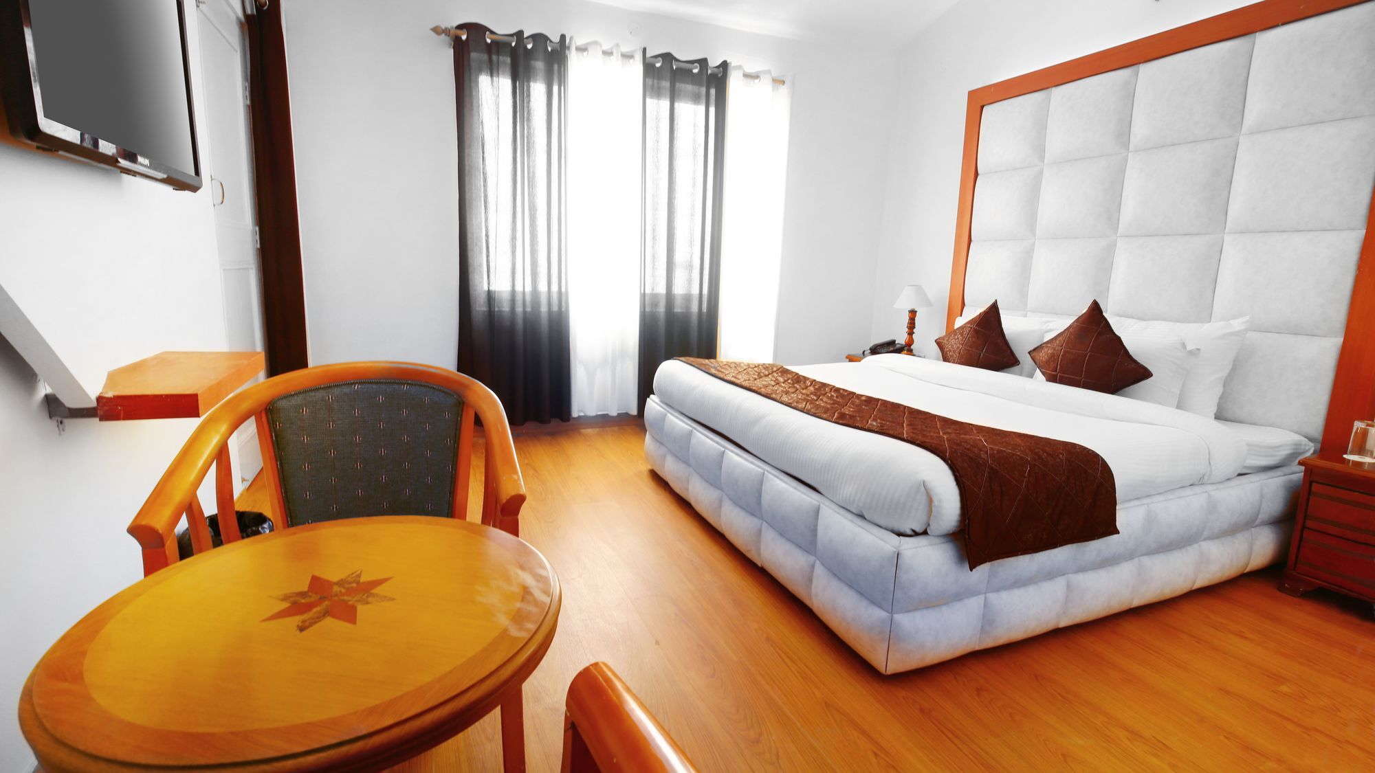 The Swiss Village Resort Нейнитал Екстериор снимка