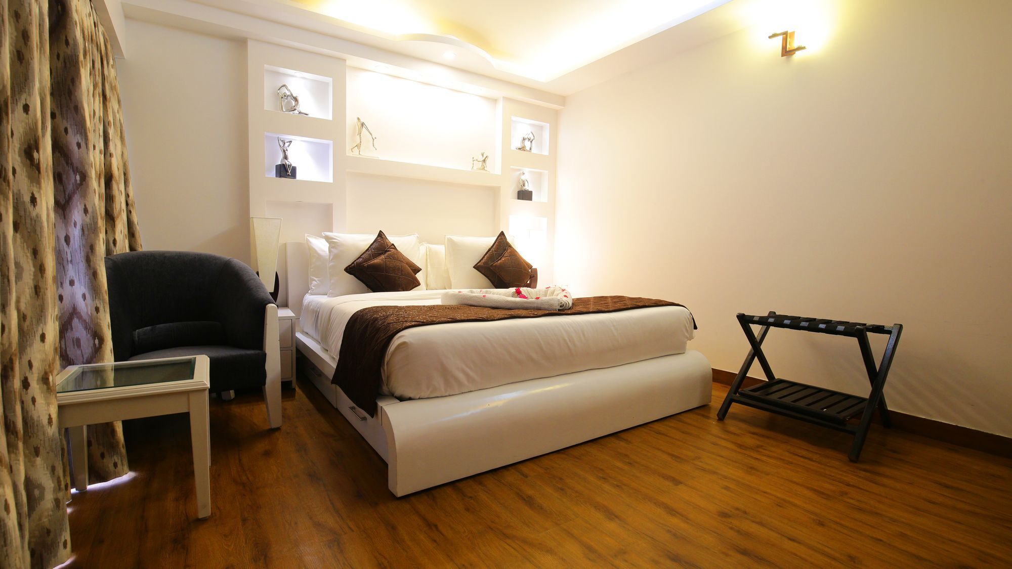 The Swiss Village Resort Нейнитал Екстериор снимка