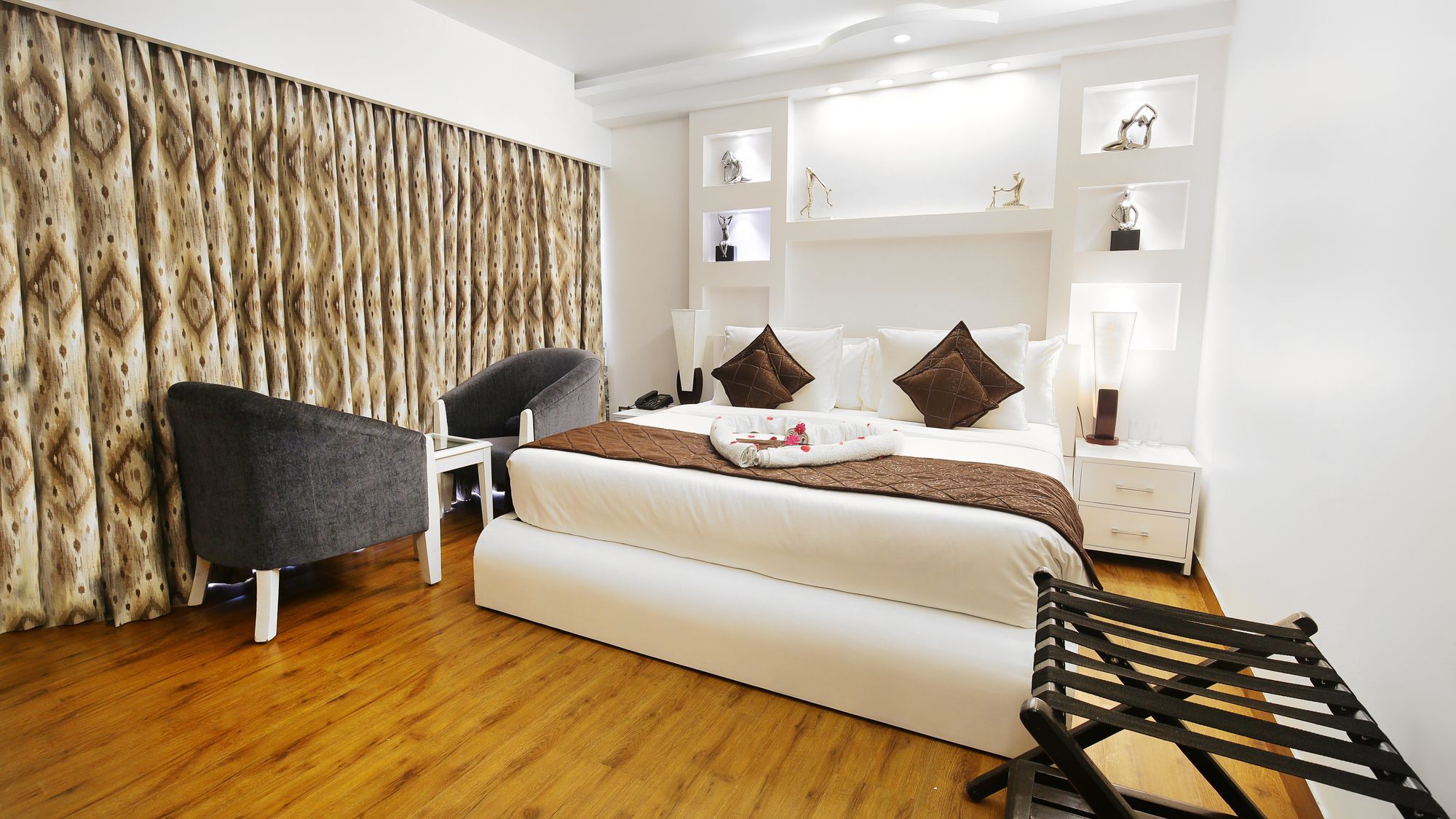 The Swiss Village Resort Нейнитал Екстериор снимка