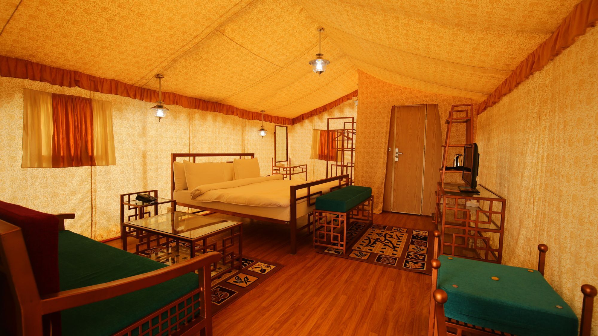 The Swiss Village Resort Нейнитал Екстериор снимка