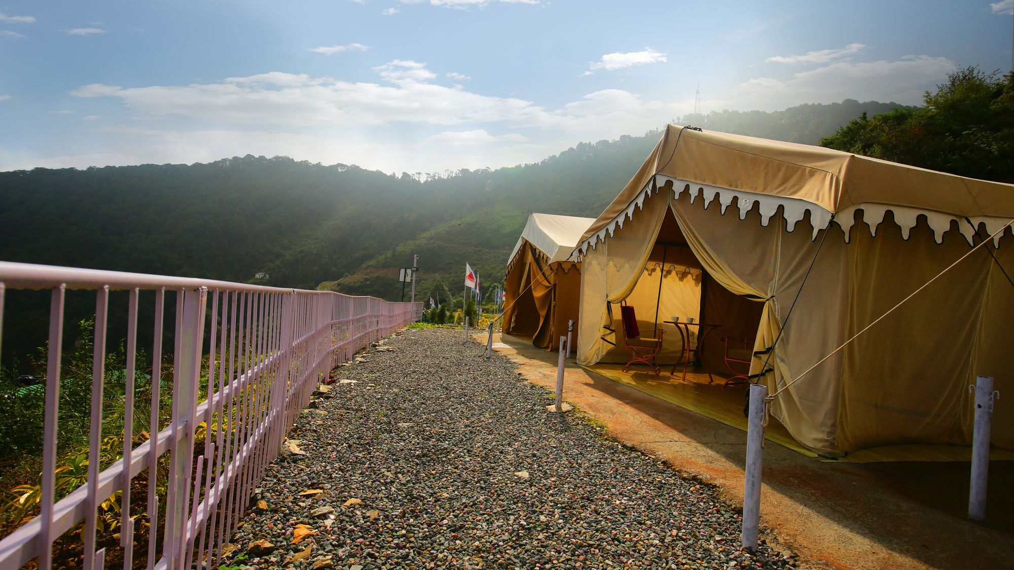 The Swiss Village Resort Нейнитал Екстериор снимка