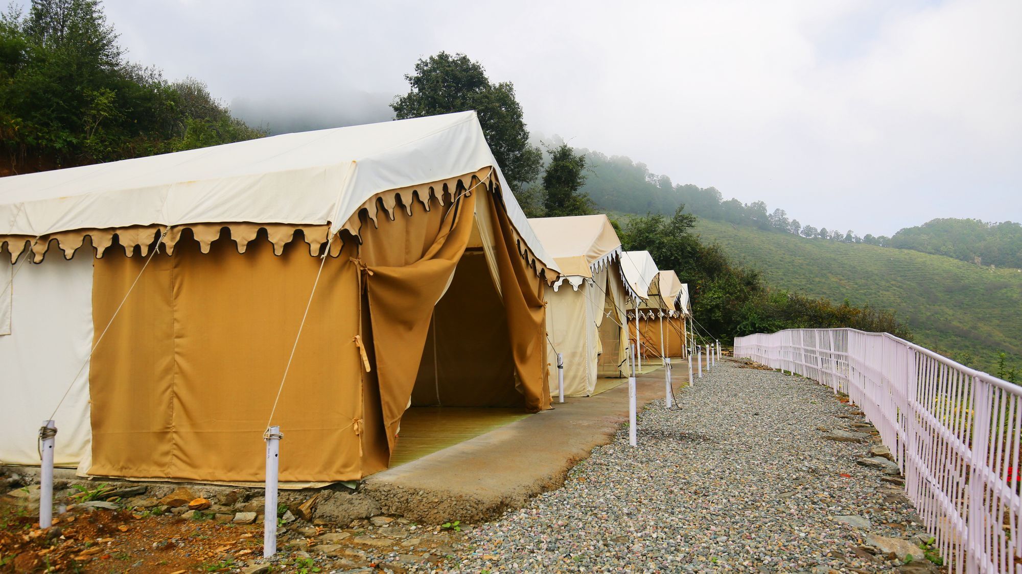 The Swiss Village Resort Нейнитал Екстериор снимка