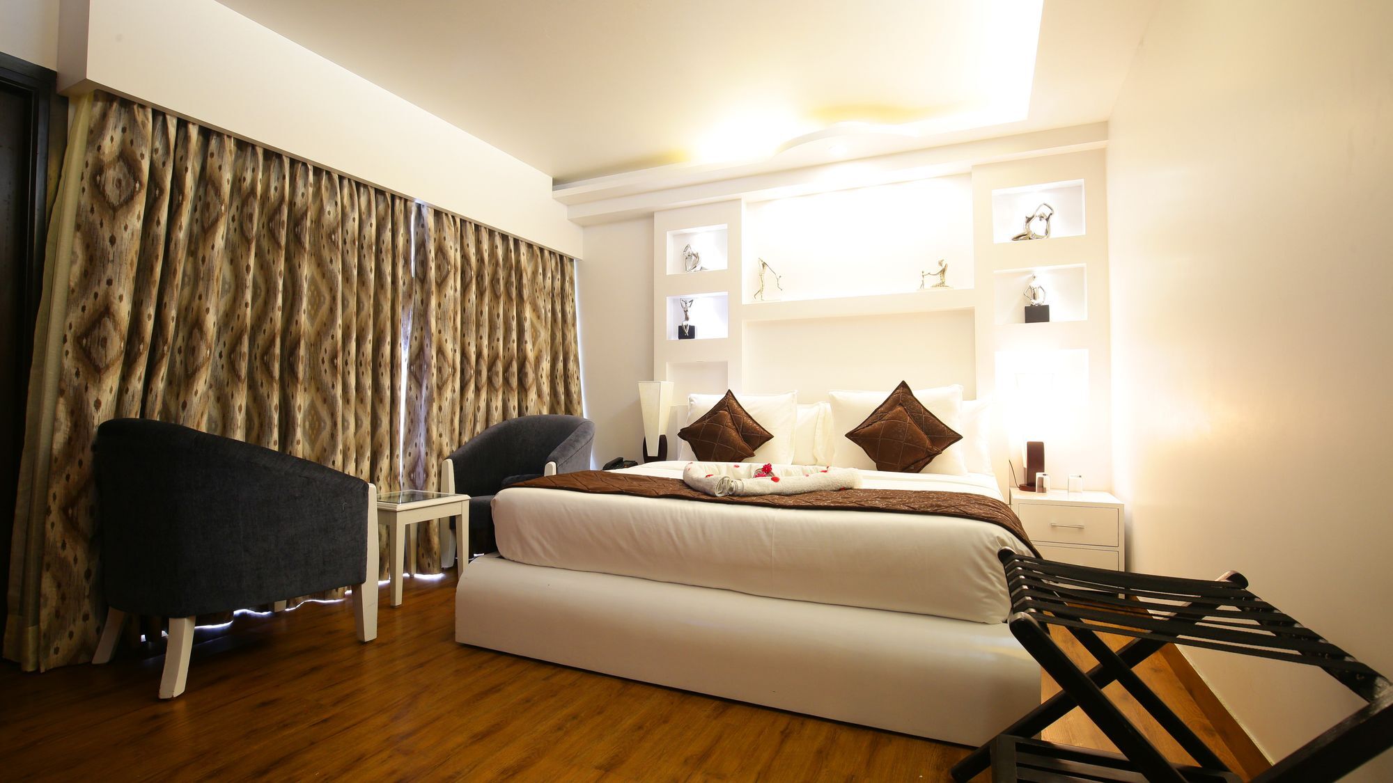 The Swiss Village Resort Нейнитал Екстериор снимка