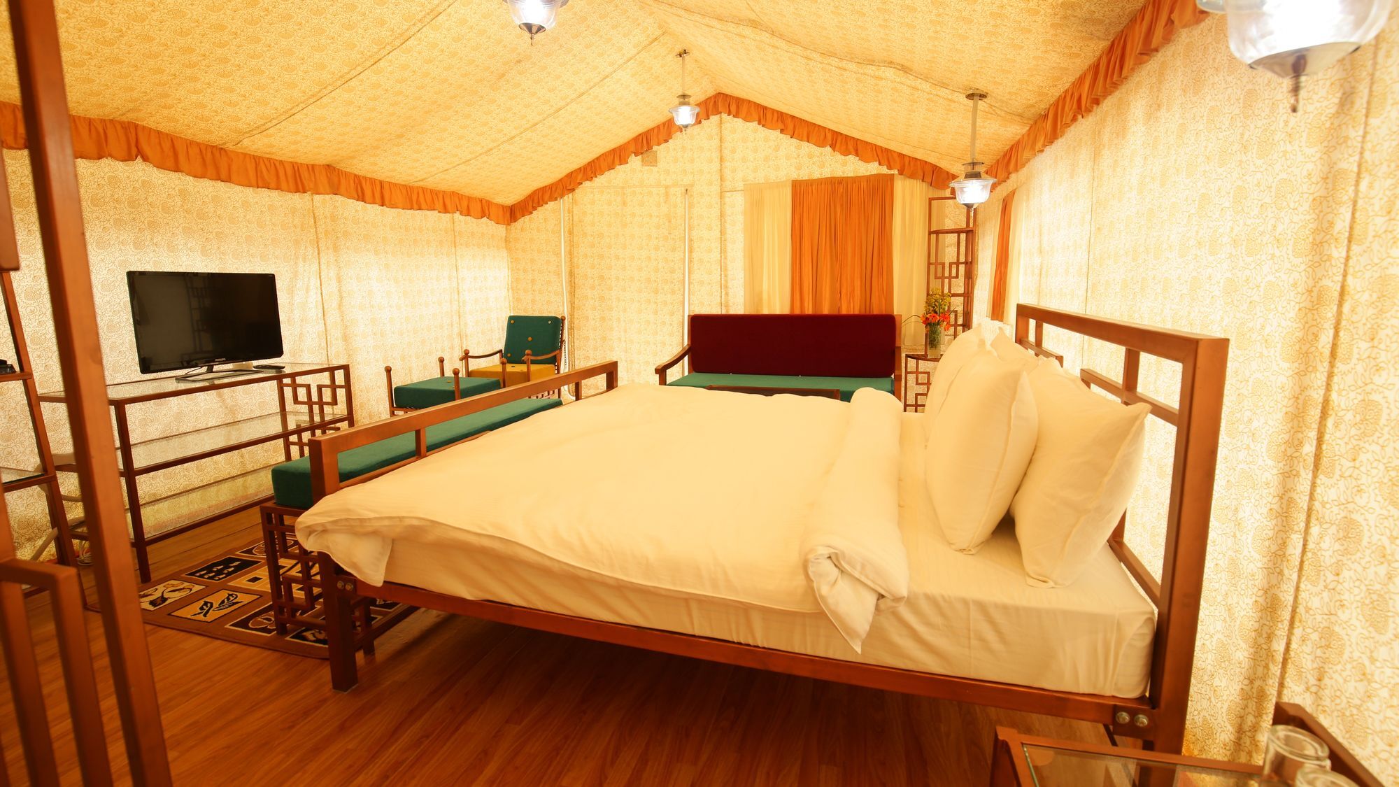 The Swiss Village Resort Нейнитал Екстериор снимка